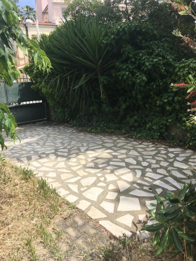 Cozy House With Parking And Garden Διαμέρισμα Νίκαια Εξωτερικό φωτογραφία