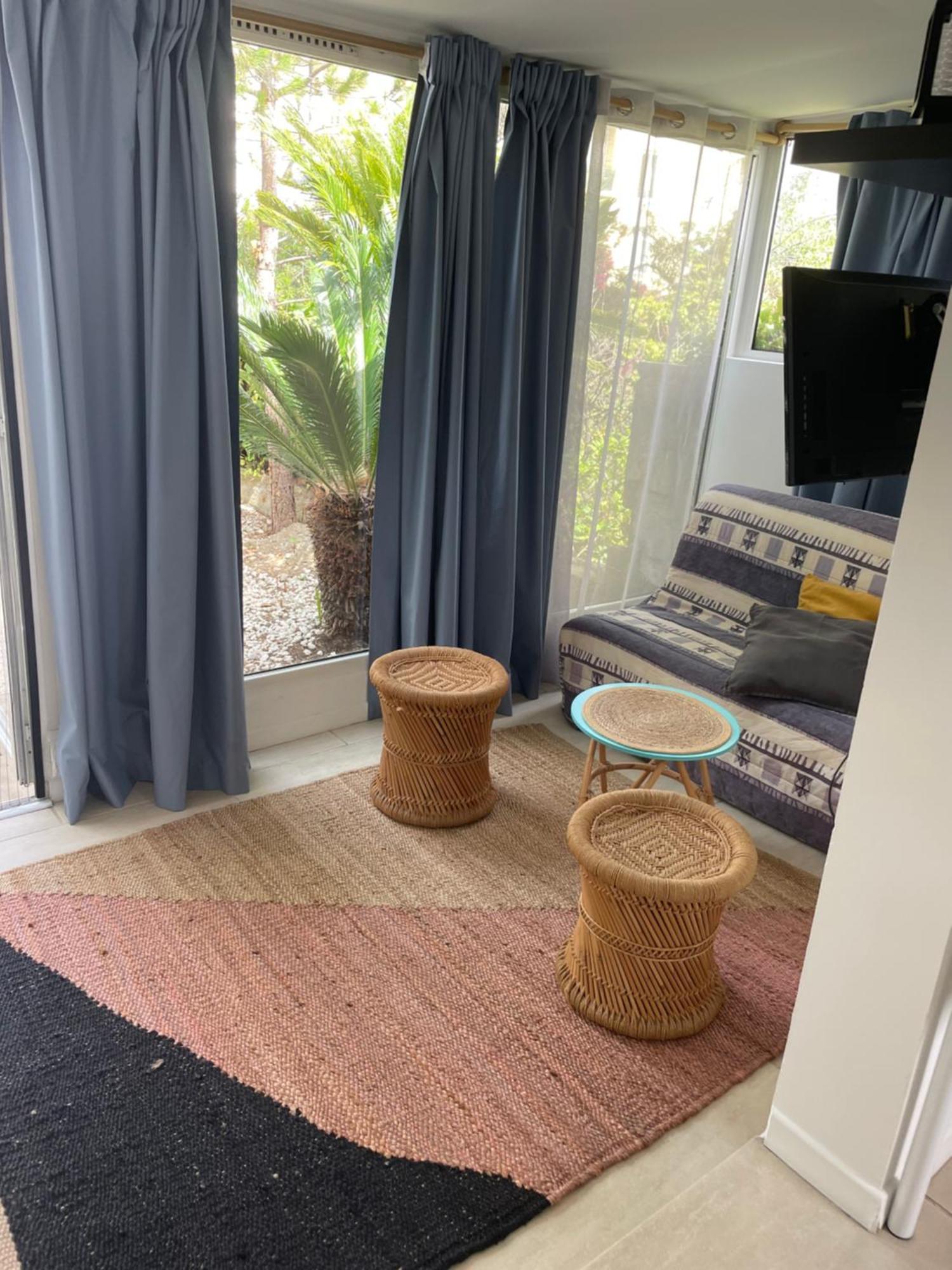 Cozy House With Parking And Garden Διαμέρισμα Νίκαια Εξωτερικό φωτογραφία